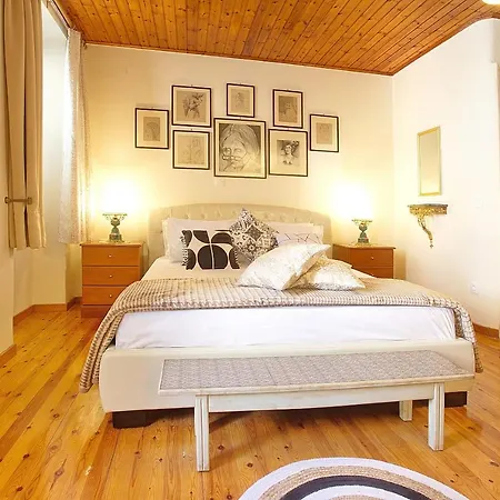 Nona's House * Corfu (city)